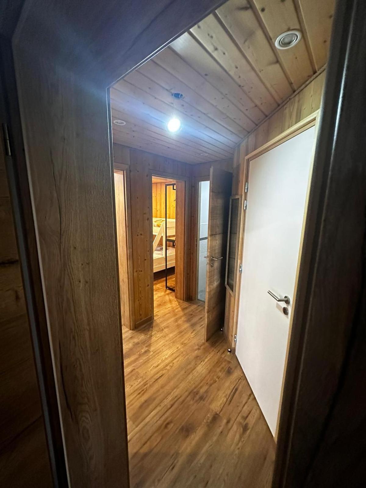 Les Chalets Bambi & Jacuzzi Privatif Ла Брес Стая снимка