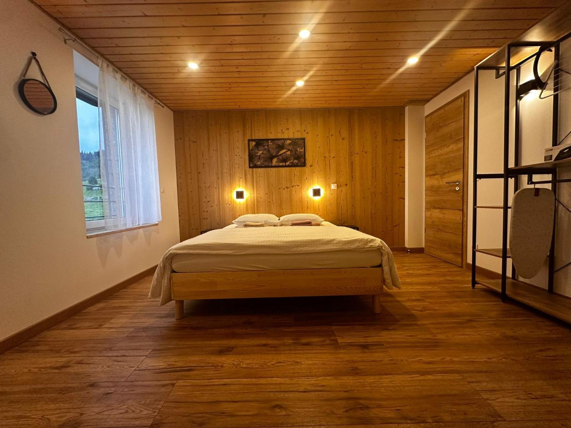 Les Chalets Bambi & Jacuzzi Privatif Ла Брес Стая снимка